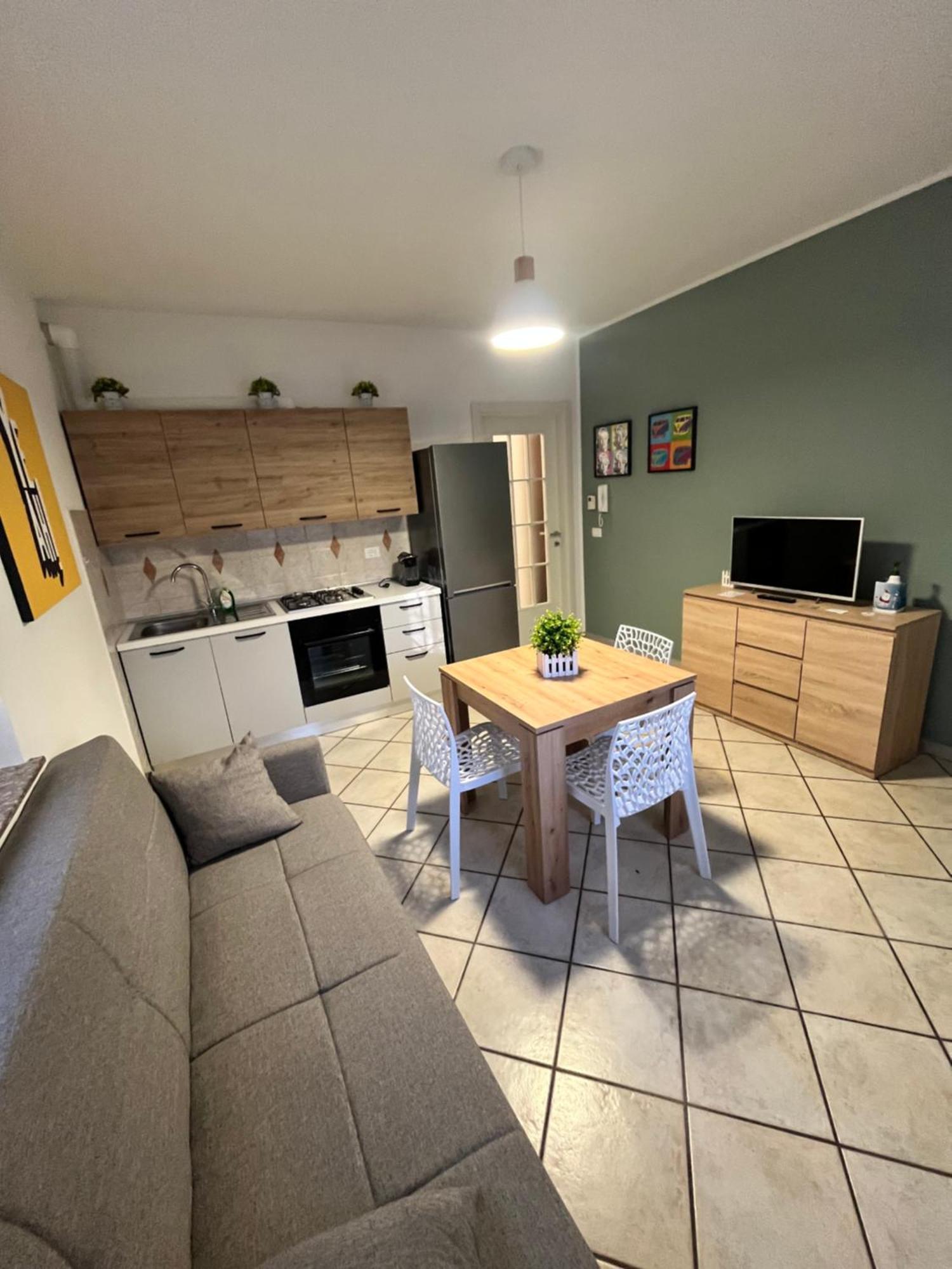 Appartamento In Villa Nico'S Home Gallarate Eksteriør billede