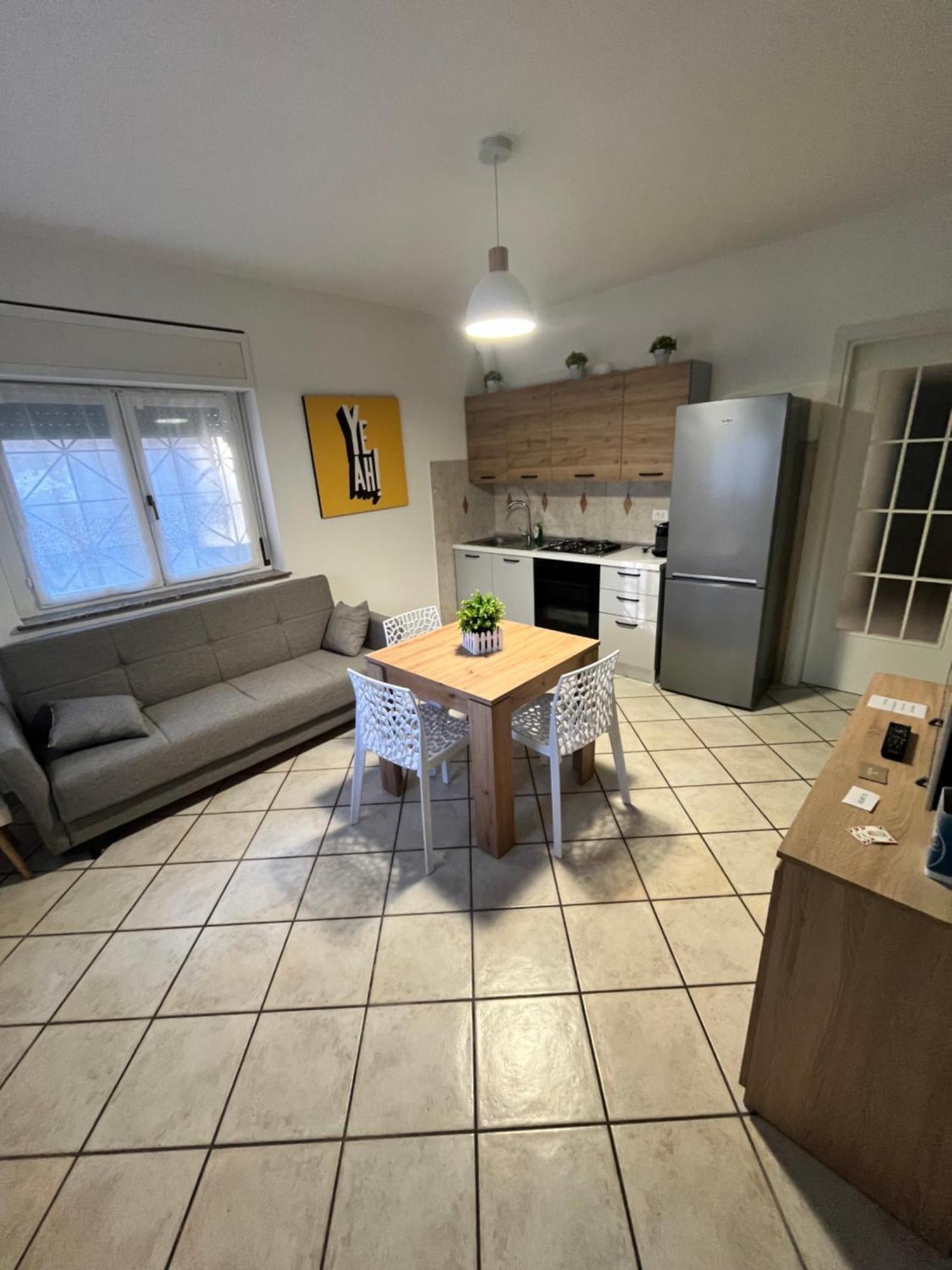 Appartamento In Villa Nico'S Home Gallarate Eksteriør billede