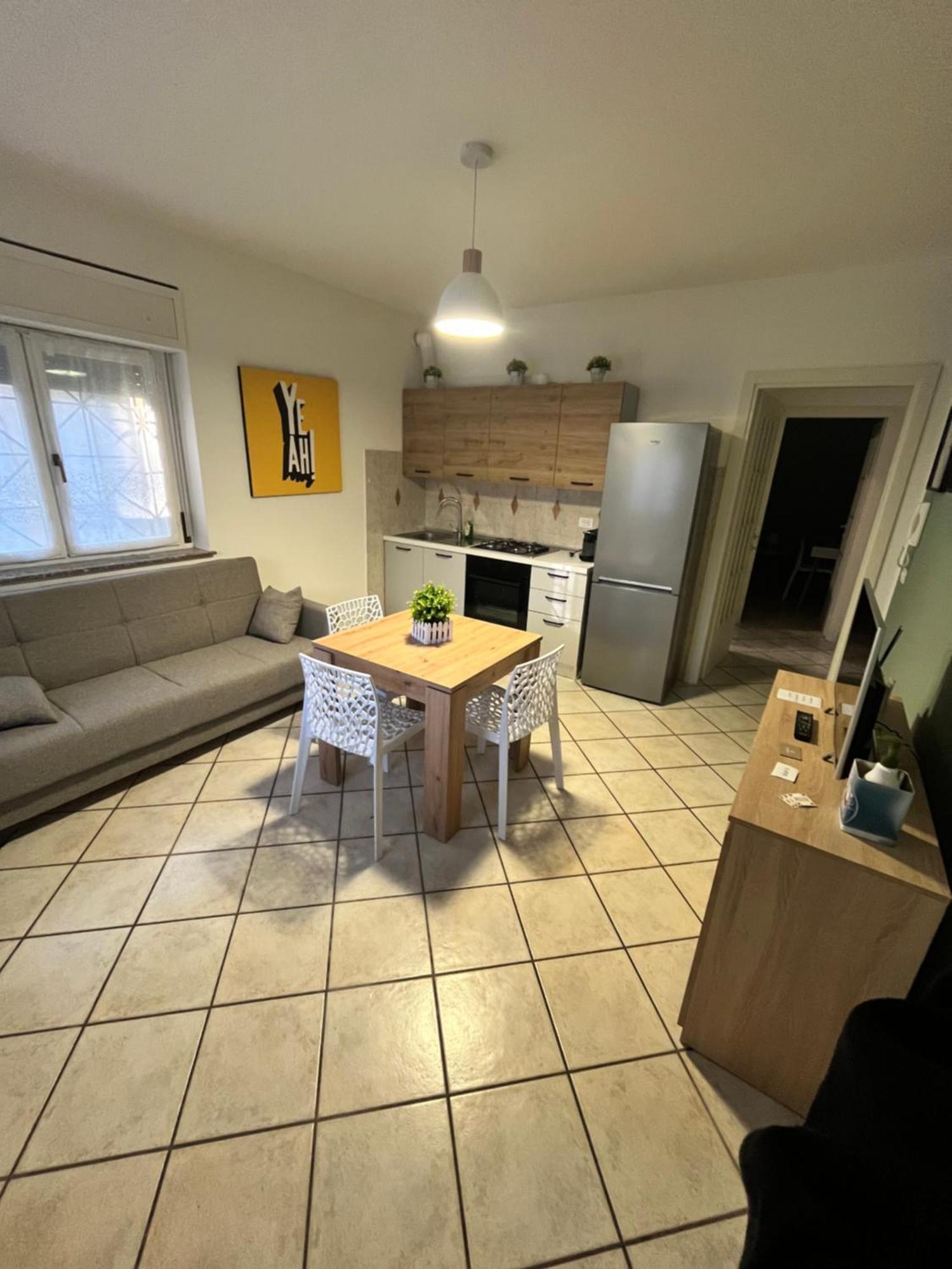 Appartamento In Villa Nico'S Home Gallarate Eksteriør billede